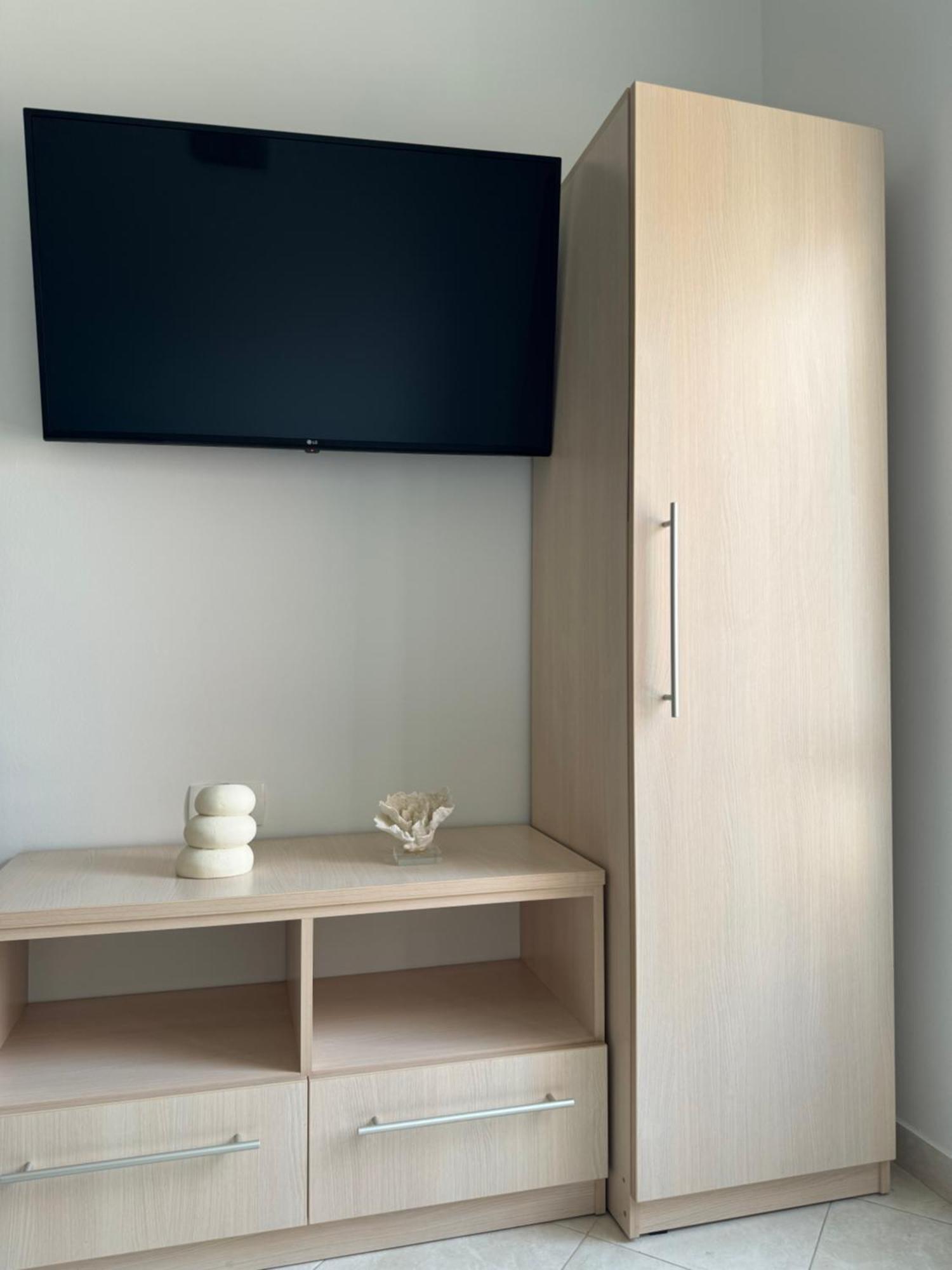 Leone Apartments With Free Parking Pula Exterior foto